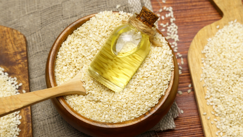 別再只知道橄欖油！ 醫揭每天吃「芝麻油」驚人好處：對1族群效果更佳