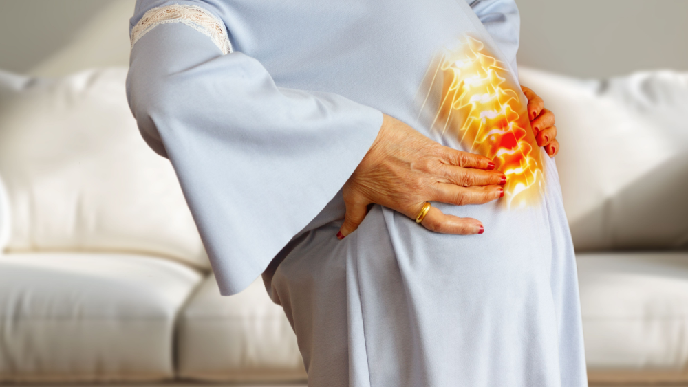 沒骨折也能用！ 健保擴大骨鬆藥物給付，醫坦言：有望預防骨質如「海砂屋式崩壞」