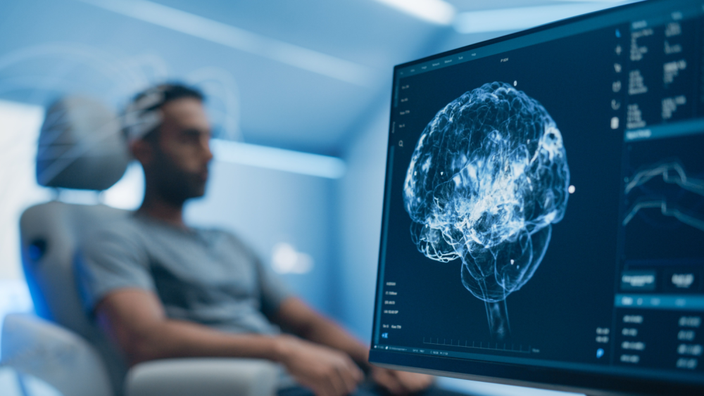 《Nature》子刊物證實：人腦將在32歲到達顛峰！ 成家、退休與「4次腦神經變化」有關