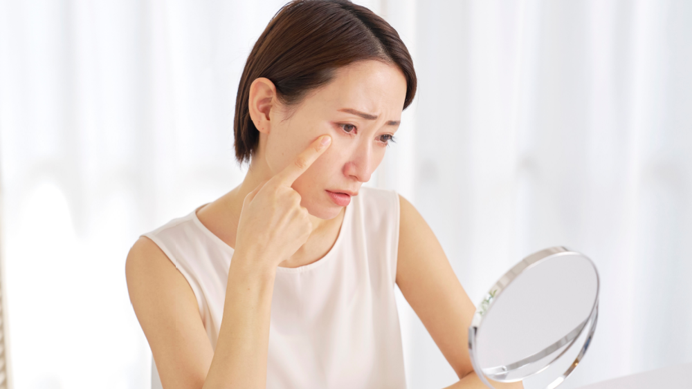 20歲就有淚溝黑眼圈？ 醫揭「熊貓針」席捲Z世代主因