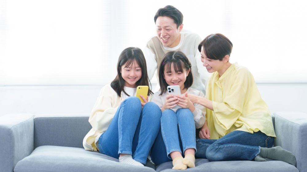 加拿大擬禁16歲以下用社群！ 孩子滑手機時間該多久？比起沒收「訂規則」更重要