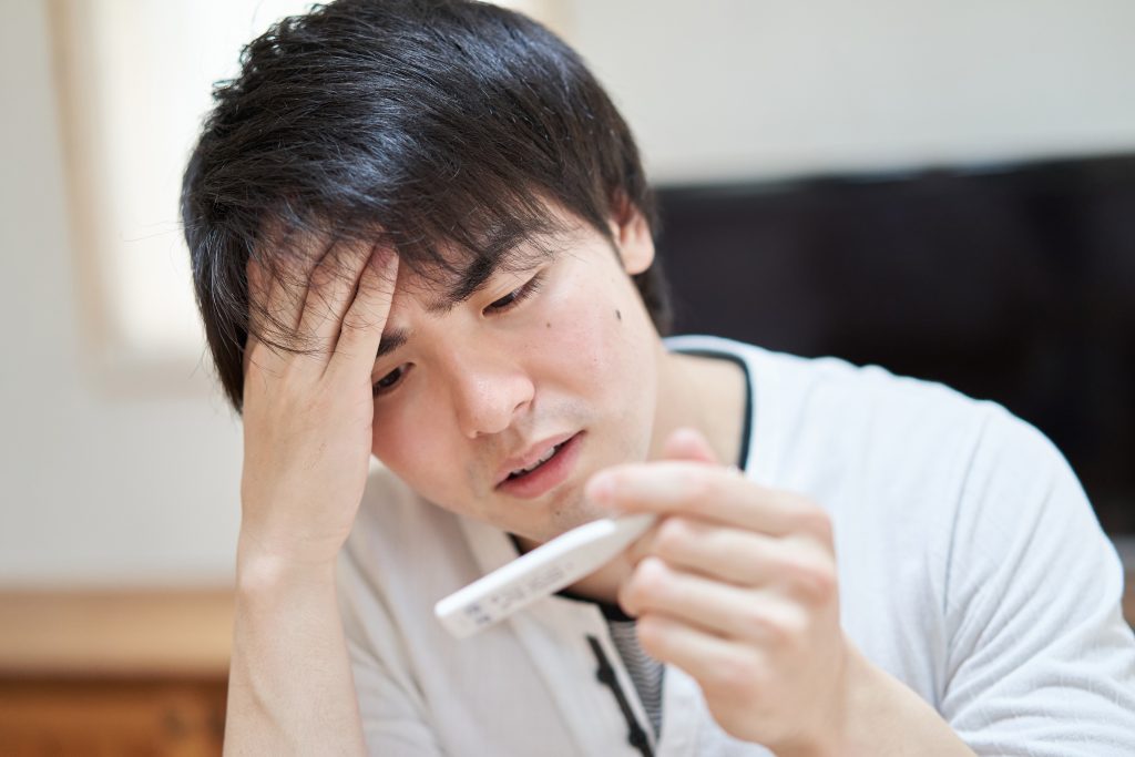 第二個警訊是反覆發燒、感染不斷，好像一直都好不了