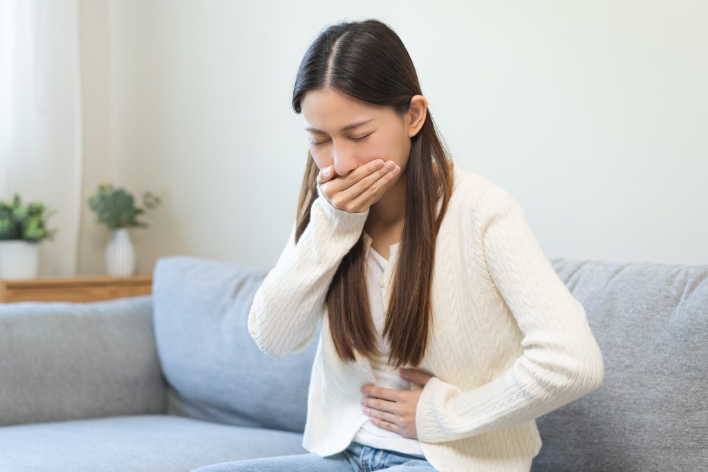 吃完哪些症狀不能拖？ 別把重症食物中毒當腸胃炎