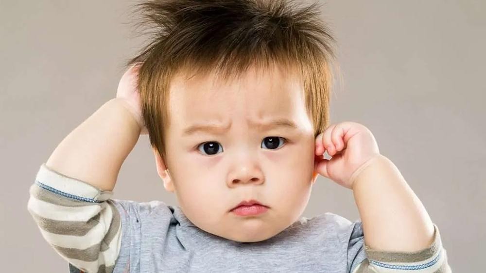 孩子異位性皮膚炎抓到睡不著？皮膚科解析反覆復發原因與治療新趨勢